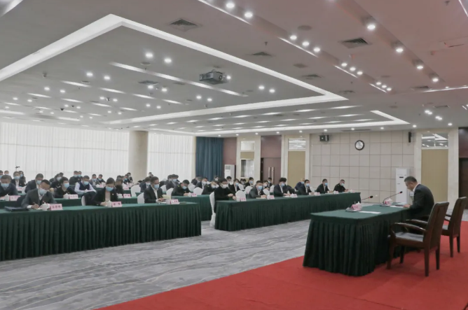 鞍勤集團(tuán)、溫泉集團(tuán)舉辦貫徹落實(shí)市第十三次黨代會精神宣講報(bào)告會